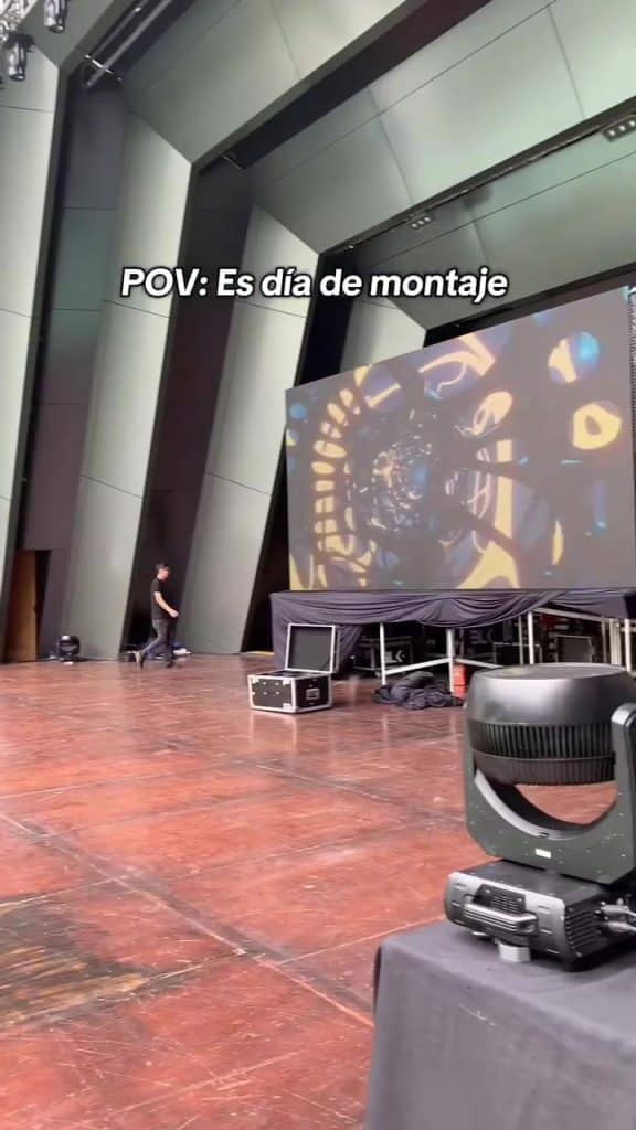 « Il n'a pas le temps de jouer… » et c'est vrai, car nous y sommes : chargement, connexion